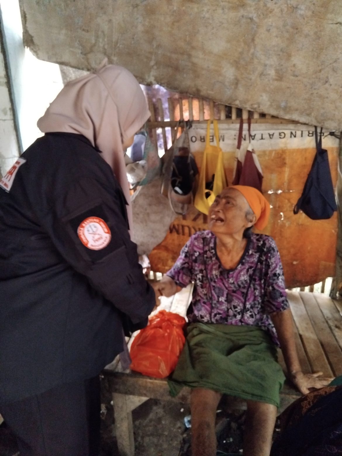 DPP APPI Bagikan 1.500 Paket Sembako di Pelosok Desa Karawang